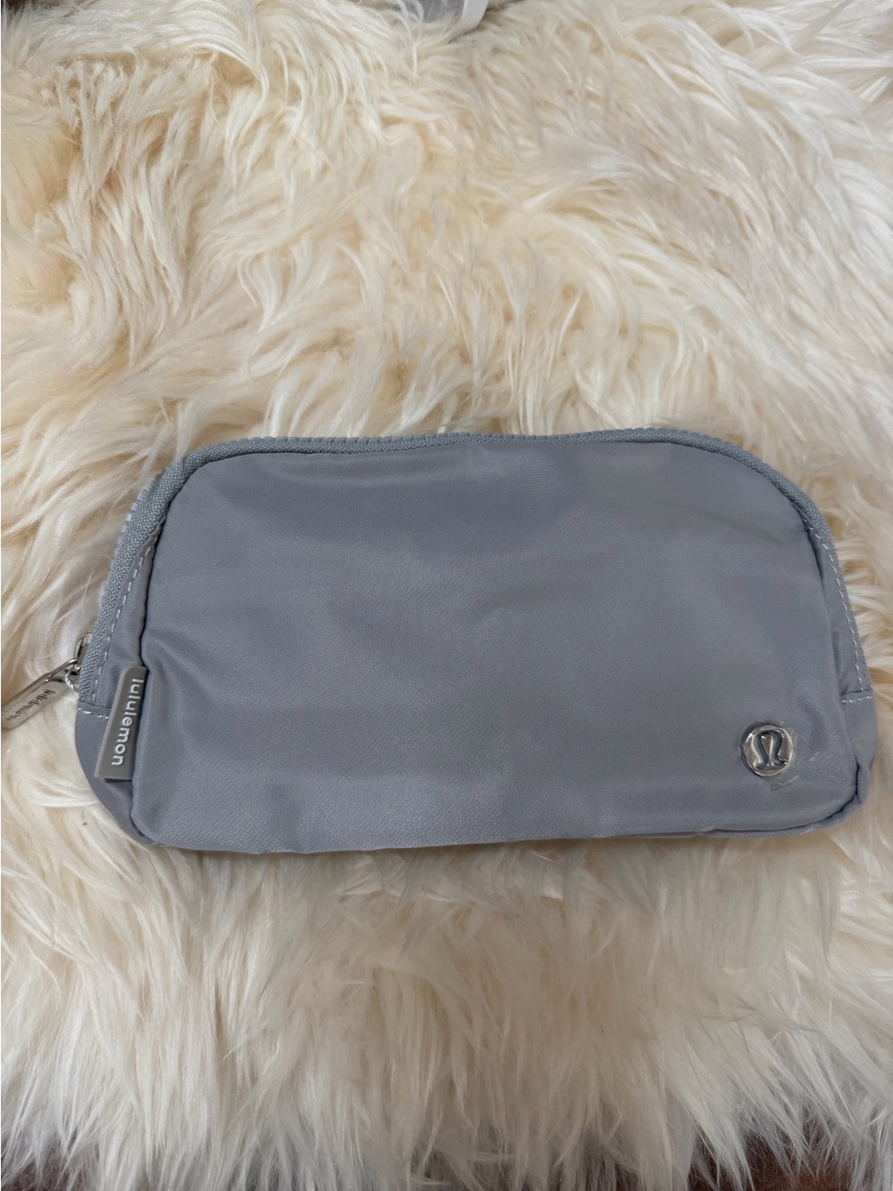 Lululemon everywhere belt Bag new - Picture 2 of 6
